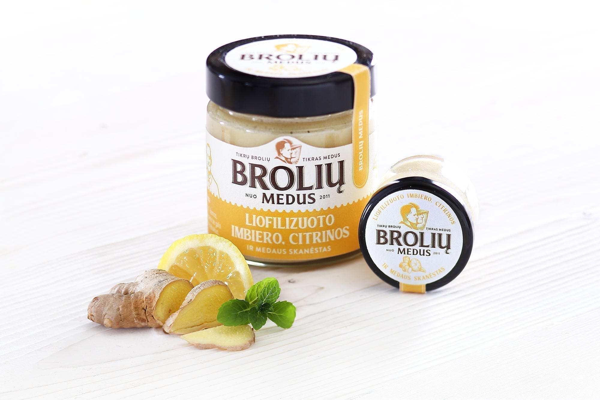 honey with ginger and lemon