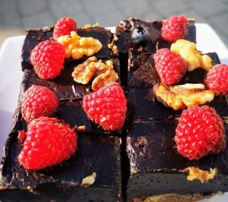 Unbaked flourless chocolate cake
